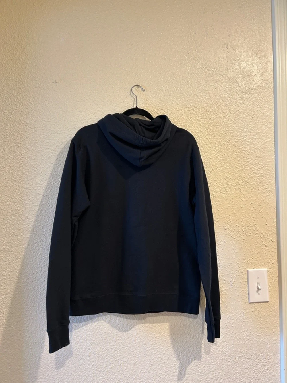 Port and Company Navy Hoodie with White Hawaii Map - Picture 3 of 5